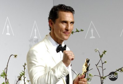 Matthew McConaughey celebrates his Oscar victory.